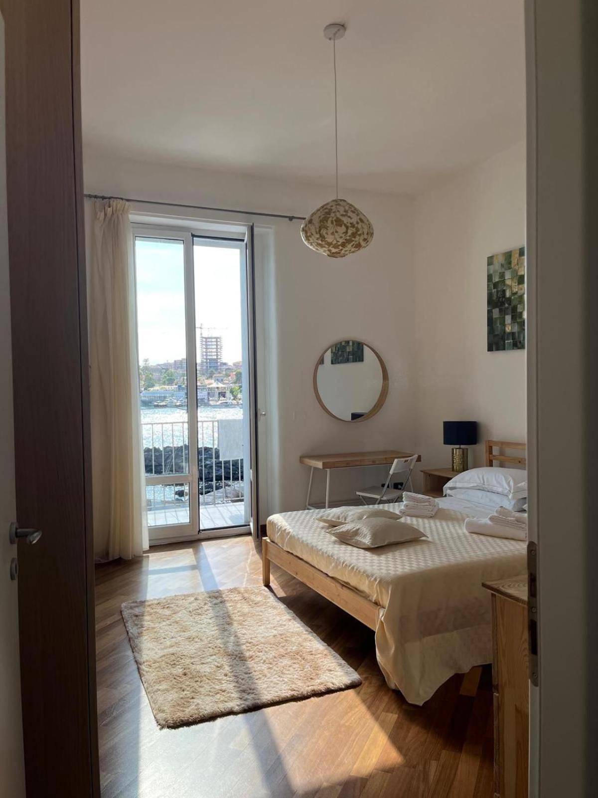 Idream Apartment & Rooms Катания Экстерьер фото
